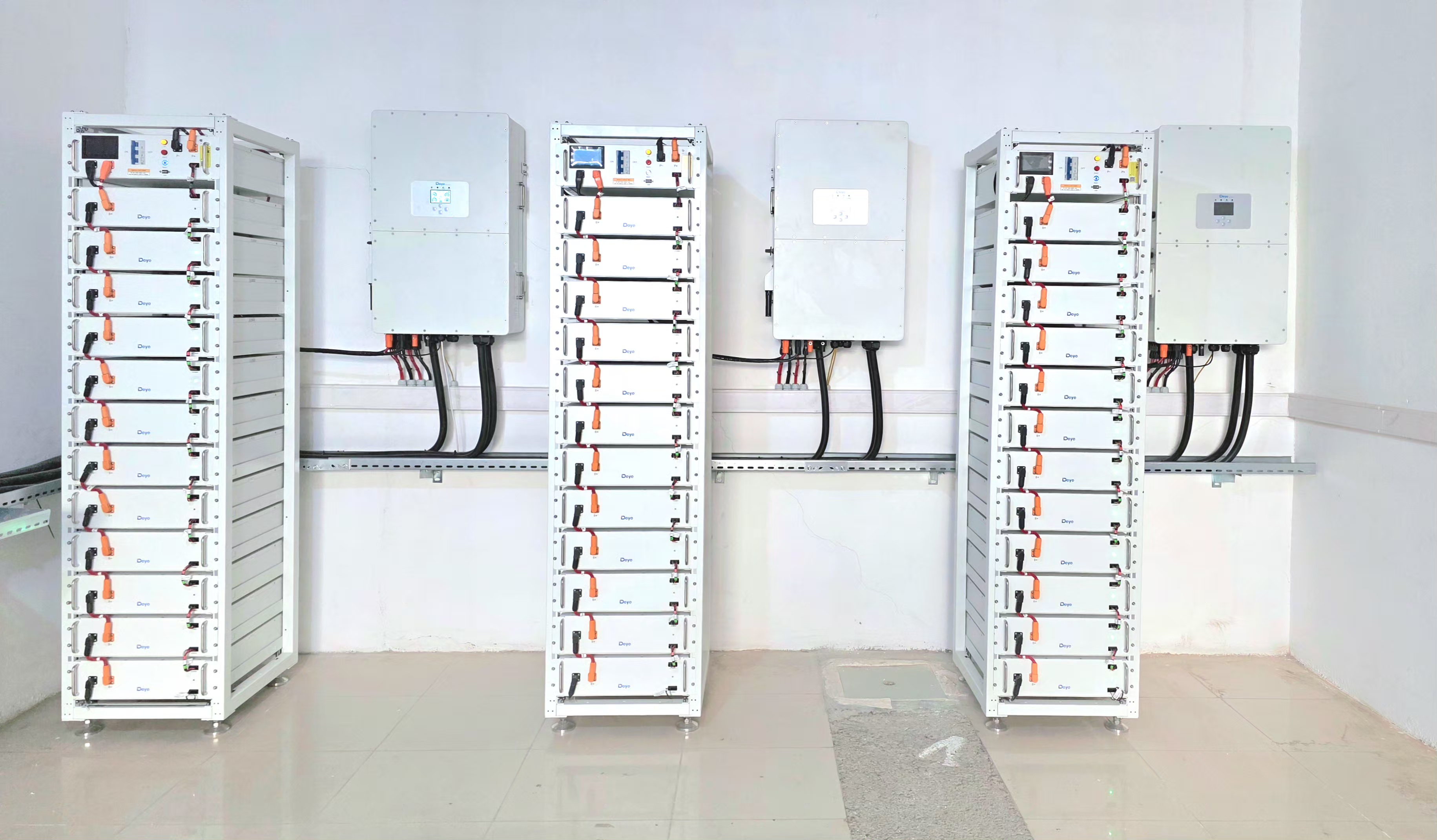 Installing 221kw hybrid Solar system for douha Restaurant in Tuz Xurmatu 